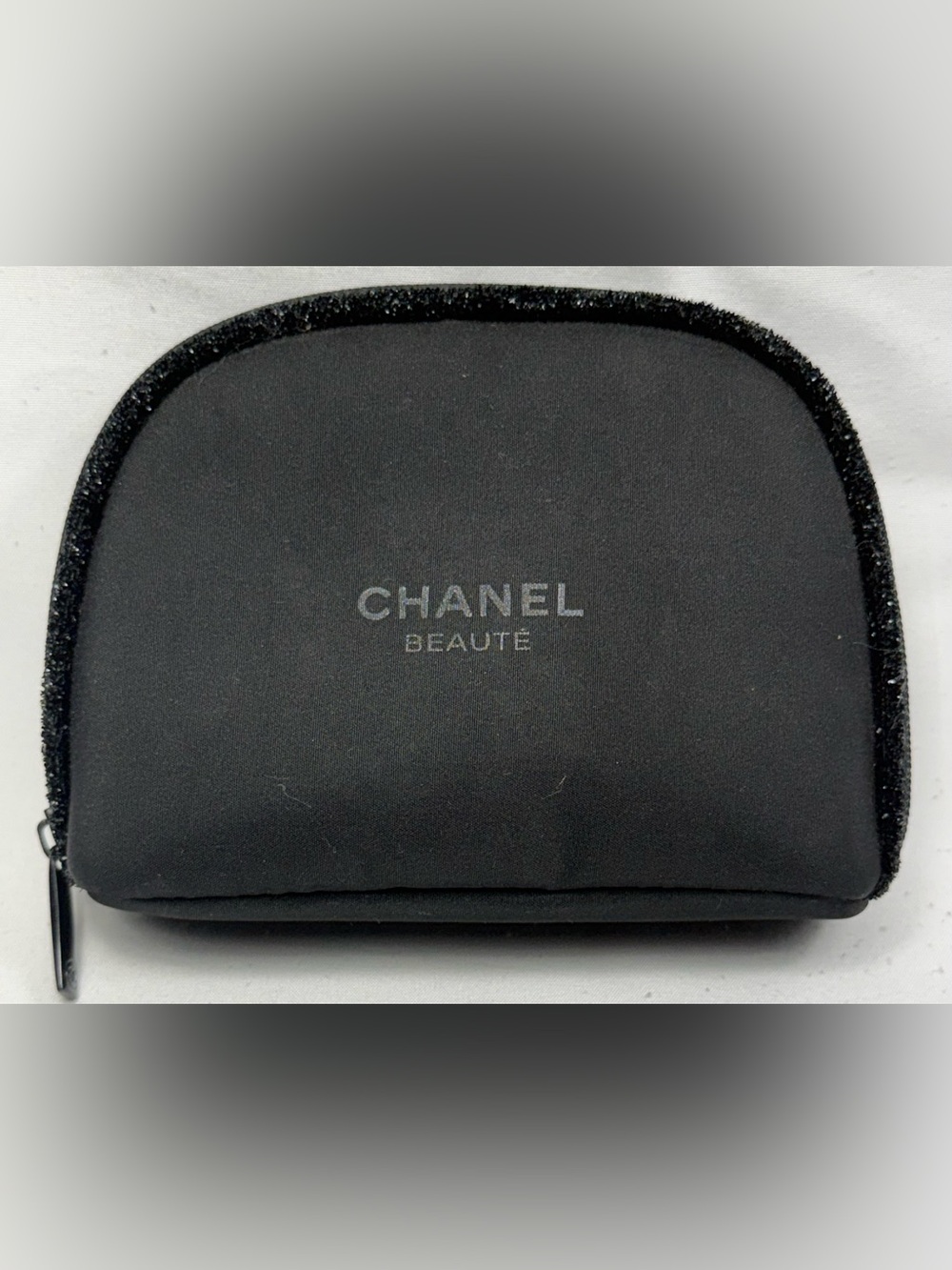 CHANEL Beauté Logo Cosmetic Case